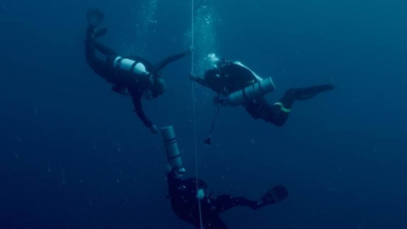 بوستر فيلم تحت السماوات