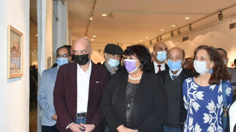 وزيرة الثقافة خلال