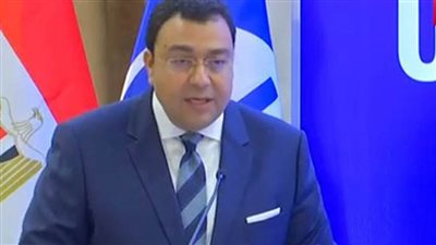 سفير مصر بتونس يحضر تدريب المنتخب الوطني للشباب 