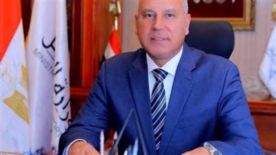  وزير النقل: تنفيذ مشروعات طرق بالصعيد بتكلفة 175 مليار جنيه