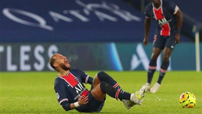 باريس سان جيرمان يعلن إصابة نيمار بالتواء بالكاحل الأيسر