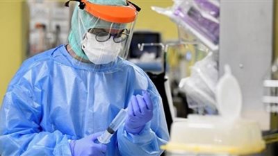 وزير الصحة البريطاني: رصد سلالة جديدة من فيروس كورونا أسرع انتشارًا