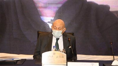 فايق يشيد بقرار رئيس الجمهورية توزيع لقاح كورونا بالمجان