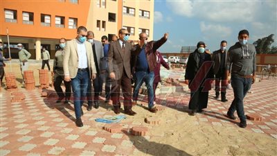 محافظ كفر الشيخ يتفقد المدرسة الدولية الحكومية للغات بمراحلها الثلاثة