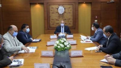 وزير النقل يعلن دخول برج طهطا الخدمة لتحديث نظم الإشارات