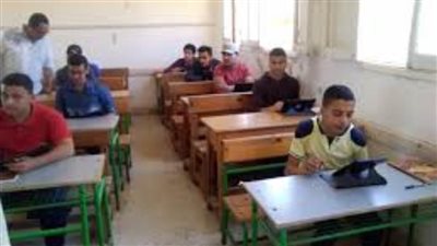 تعليم الغربية: 37 ألفا و175 طالبا يؤدون امتحانات الصف الأول الثانوي على التابلت