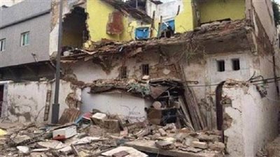 انتشال جثة سيدة من أسفل منزل منهار بقرية العامري في بأسيوط