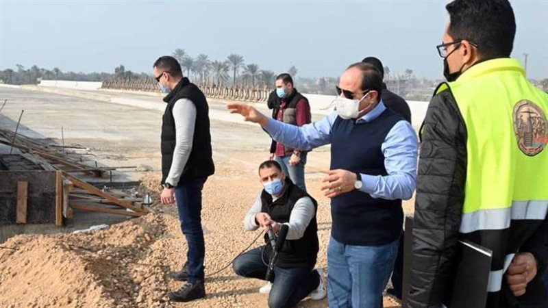 الرئيس اليسيسي يتفقد