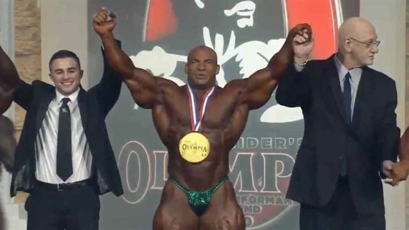 بيج رامي لحظه تتويجه