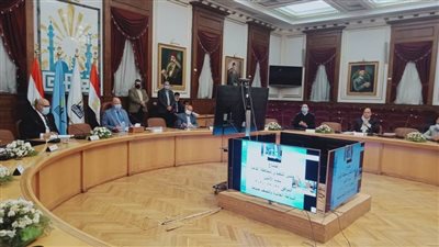 محافظ القاهرة يناشد المواطنين الالتزام بالإجراءات الاحترازية