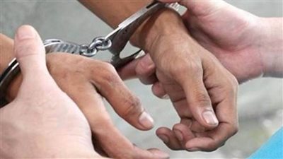 القبض على متهم ينصب علي المواطنين عبر موقع التسويق الإلكتروني 