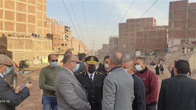 نقل ٩٩٣ أسرة من عزبة الهجانة لمساكنهم الجديدة