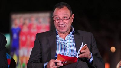 مستند | الأهلي يتسلم دعوة حضور حفل 