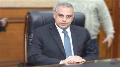 محافظ سوهاج يبحث آليات تنفيذ تطوير 7 مراكز و181 قرية و1123 نجعا