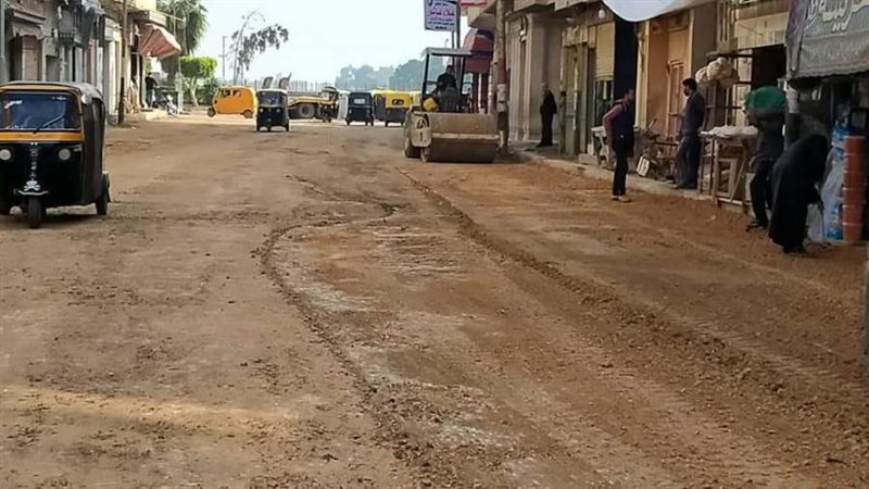 رصف طريق الثورة بالبحيرة