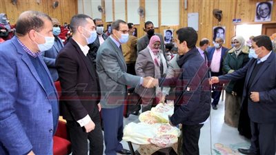 محافظ كفر الشيخ يكرم ذوي الهمم ويشيد بمواهبهم الفنية والثقافية