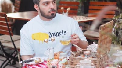 7 نصائح لتنسيق طاولة الطعام للضيوف في رأس السنة