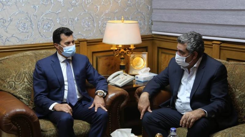 اللجنة الثلاثية فى