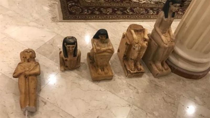 الآثار المقلدة