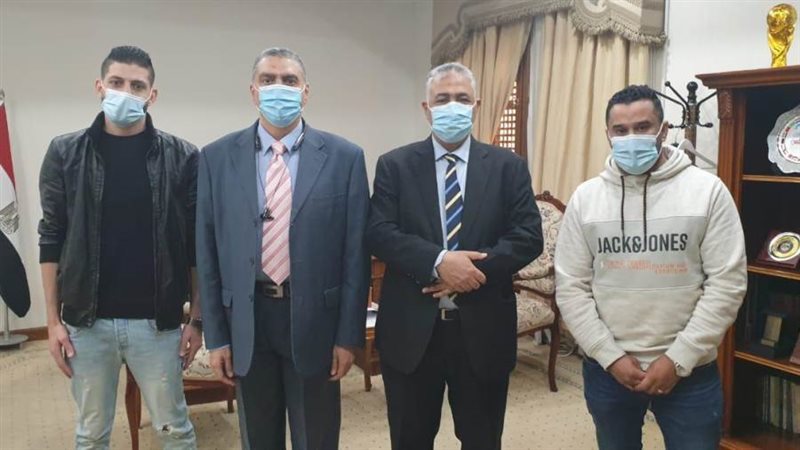 القنصل العام اثناء