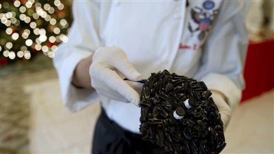 الرئيس التركماني يكشف علاجًا سحريًّا من الإصابة بـ