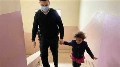 أمن السويس يعيد طفلة ضلت الطريق عن أسرتها