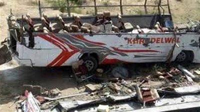 مقتل وإصابة 21 عاملا في حادث سير بالهند