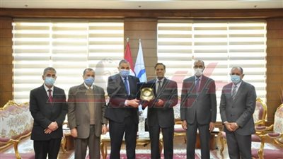  رئيس جامعة كفر الشيخ يستقبل سفير موريتانيا لبحث التعاون في التعليم والبحث العلمي