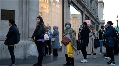 بريطانيا تسجل أعلى حصيلة يومية للإصابة بـ(كورونا) بأكثر من 53 ألف حالة