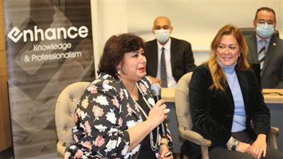 وزيرة الثقافة تلتقي متدربي الدفعة الثالثة بالبرنامج الرئاسي للتأهيل للقيادة