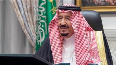 الملك سلمان يرحب بقادة دول مجلس التعاون.. وحقيقة حضور أمير قطر 