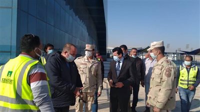 وزير الرياضة يطمئن على تجهيزات الصالة المغطاة بالعاصمة الإدارية