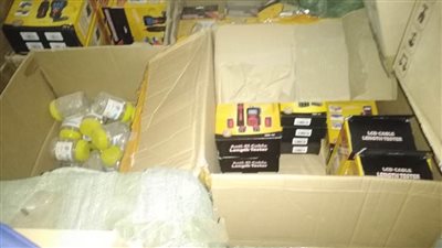  ضبط 6077 قطعة غيار أجهزة إلكترونية بمخزن بدون ترخيص بالقاهرة