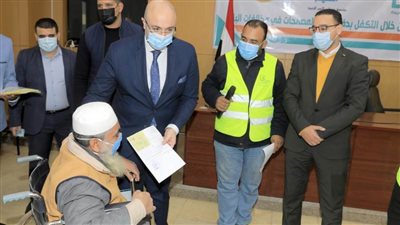 تسليم إيصالات تسديد رسوم مبادرة 