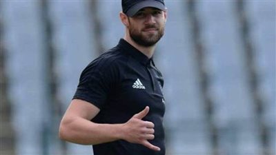 محلل أداء الأهلي الجديد يصل القاهرة غدًا