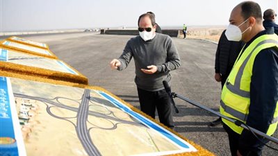 الرئيس السيسي  يتفقد الطريق الدائري الأوسطي ومحاور محمد العصار وروض الفرج والضبعة