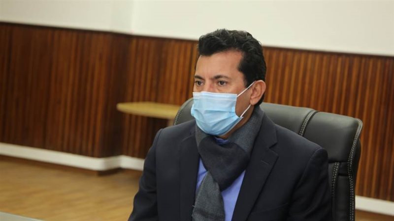 وزير الرياضه