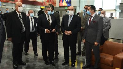 وزير الطيران المدني يتابع غرفة عمليات بطولة كأس العالم لكرة اليد