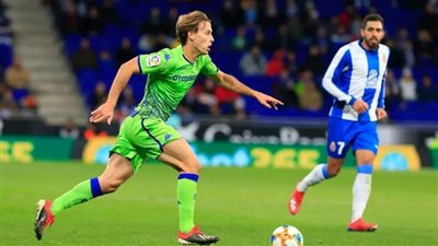 ريال بيتيس يتعادل مع إشبيلية 1-1 في ديربي الأندلس