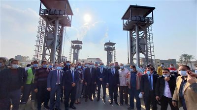  محافظ البحيرة يتفقد مشروع إنشاء كوبري سطحي للسيارات