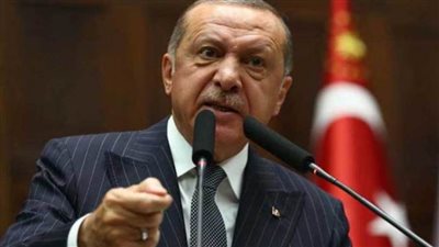 بسبب سياسات الأغا.. الأتراك يأكلون القمامة