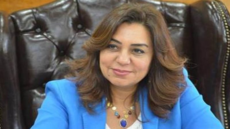 الدكتورة منال