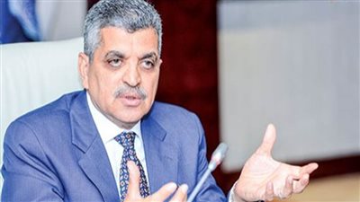 رئيس قناة السويس: توفير الخدمات المصرفية للعاملين بأفضل مستوى 