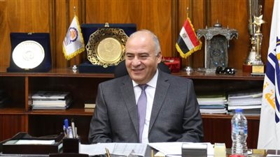 محافظ قنا: بدء طرح الوحدات الصناعية بمجمع الصناعات الصغيرة والمتوسطة قريبا