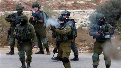 قوات الاحتلال الإسرائيلي تداهم قريتين بمحافظة جنين وتقتحم عدة منازل