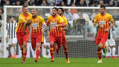 بينفينتو يفوز علي كالياري بهدفين مقابل هدف في الدوري الايطالي