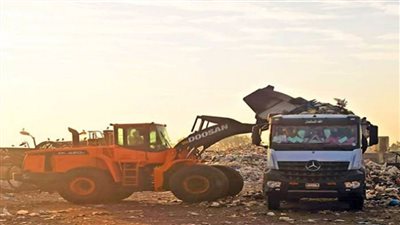 محافظ الغربية: نقل 5798 طنا من المخلفات إلى المدفن الصحي بالسادات