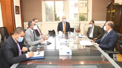 وزير الإسكان يستعرض آليات تنفيذ المرحلة الثانية من المبادرة الرئاسية 