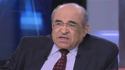 مصطفى الفقي يكتب سيرته الذاتية في 