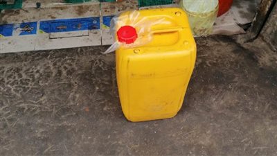 ضبط مخزن لتعبئة الزيوت مجهولة المصدر بالدقهلية